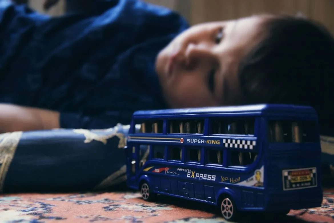 child-with-toy